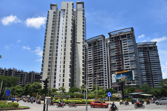 Ng&acirc;n h&agrave;ng ồ ạt b&aacute;n nợ ng&agrave;n tỉ - Ảnh 1.