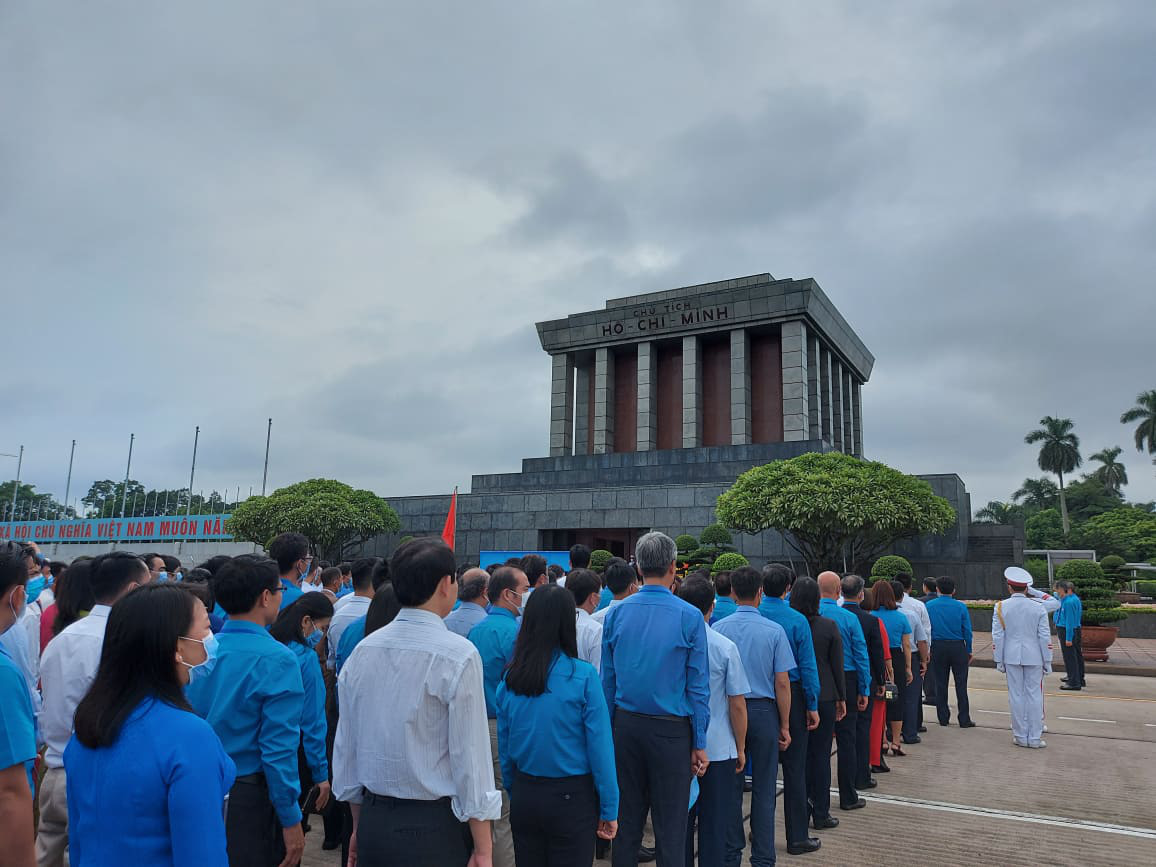 Đại biểu dự Đại hội thi đua yêu nước trong CNVCLĐ báo công dâng Bác - Ảnh 7.