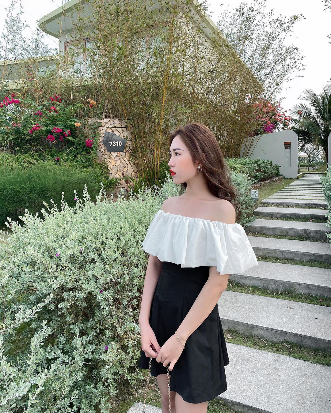 Ph&aacute;t hiện thi&ecirc;n đường sống ảo với background hoa cỏ l&atilde;ng mạn nhất Quy Nhơn - Ảnh 2.