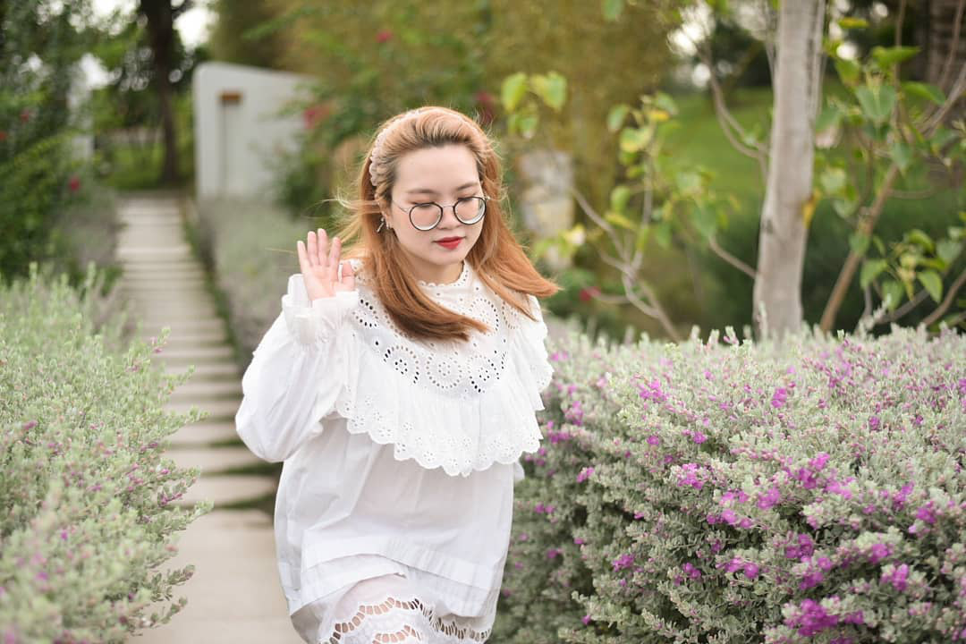Ph&aacute;t hiện thi&ecirc;n đường sống ảo với background hoa cỏ l&atilde;ng mạn nhất Quy Nhơn - Ảnh 3.