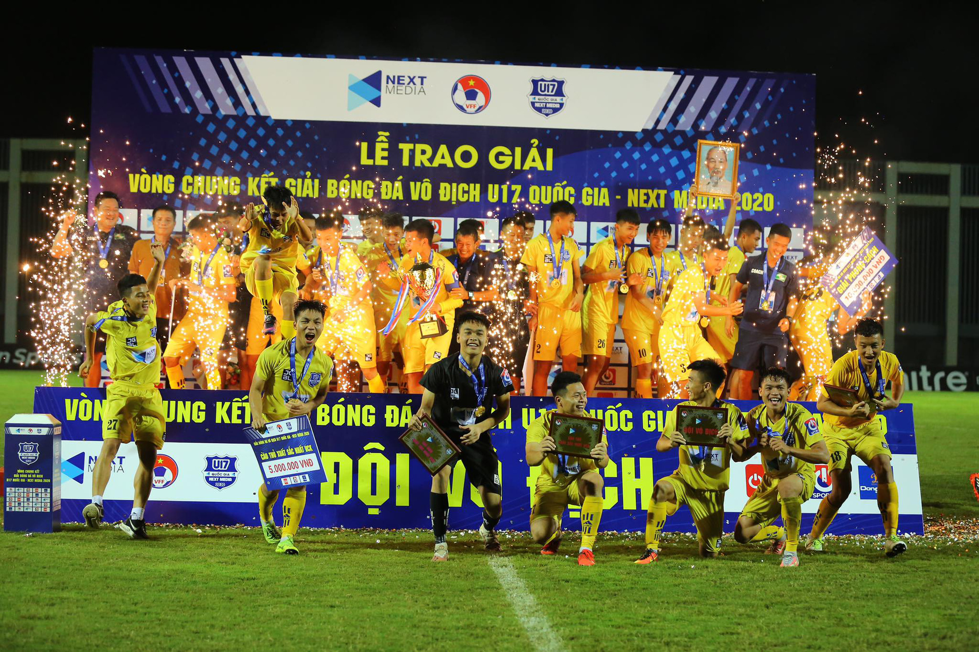 Chờ 8 năm, U17 SLNA lên ngôi thuyết phục ở giải U17 Quốc gia
