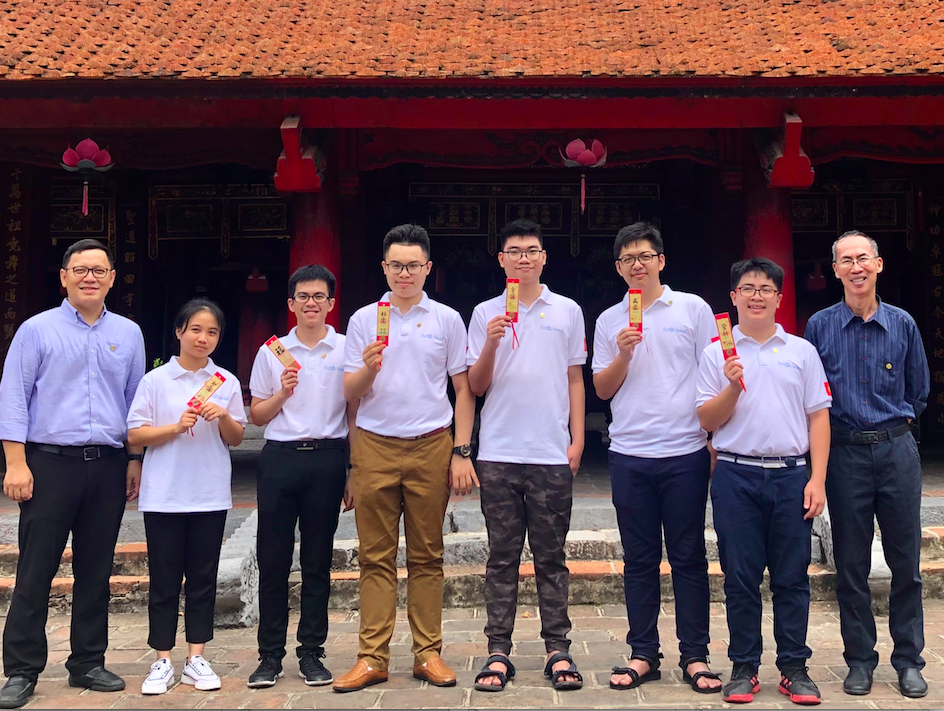 Nam sinh lớp 10 gi&agrave;nh HCV Olympic To&aacute;n học quốc tế 2020 - Ảnh 2.