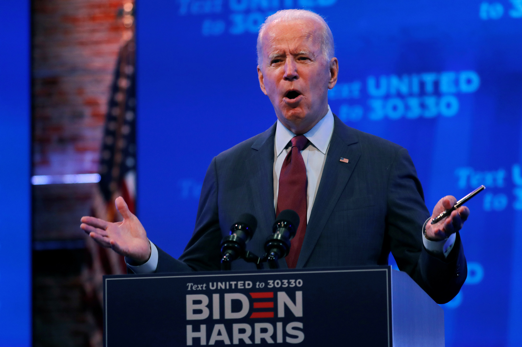 Tranh luận tổng thống Mỹ: &Ocirc;ng Biden đột ph&aacute; hay bị Tổng thống Trump đ&egrave; bẹp? - Ảnh 2.