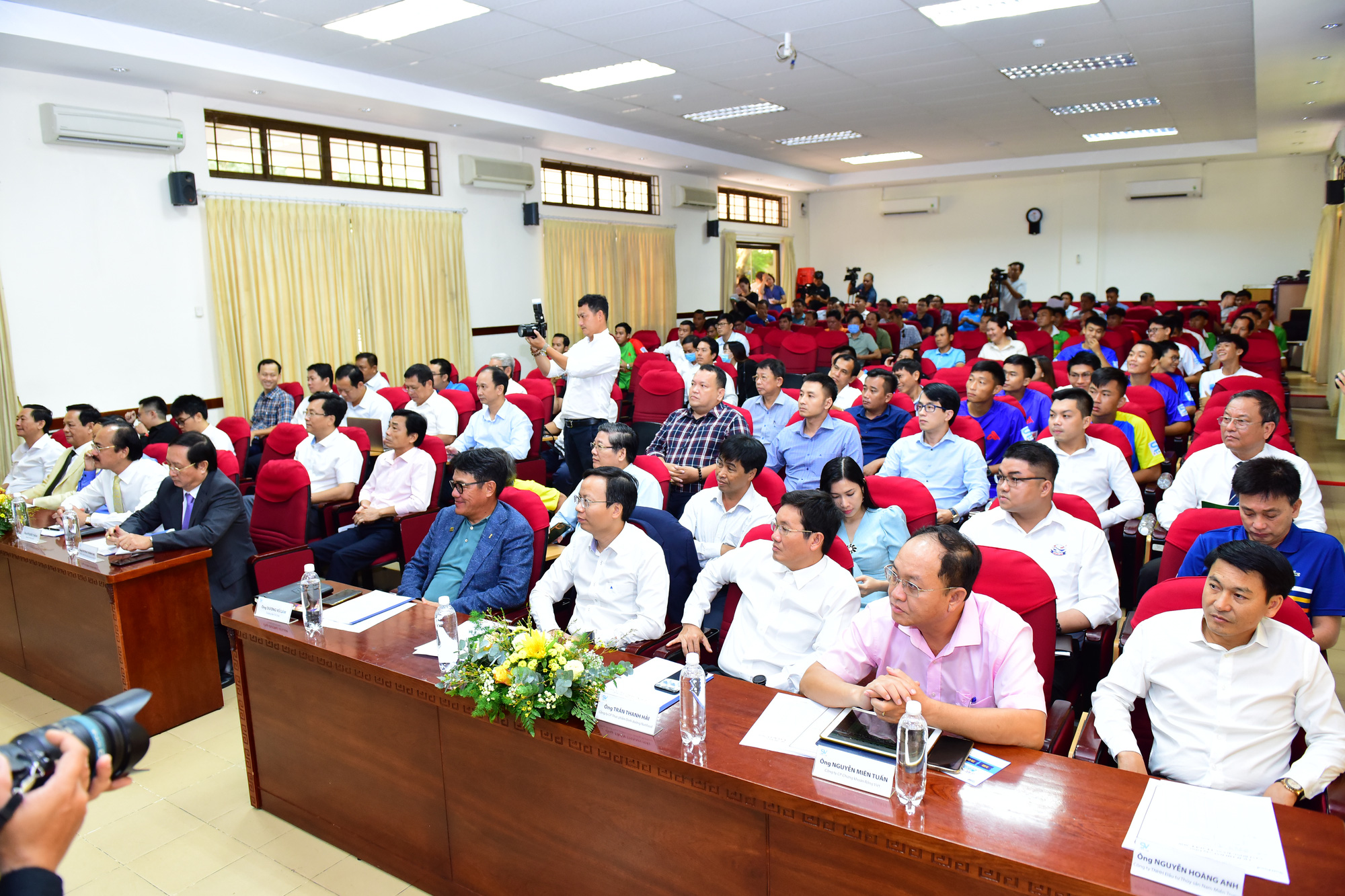 SV-League 2020: Cơ hội được tuyển thẳng Đại học Quốc gia TP HCM cho VĐV c&oacute; năng khiếu b&oacute;ng đ&aacute;  - Ảnh 5.