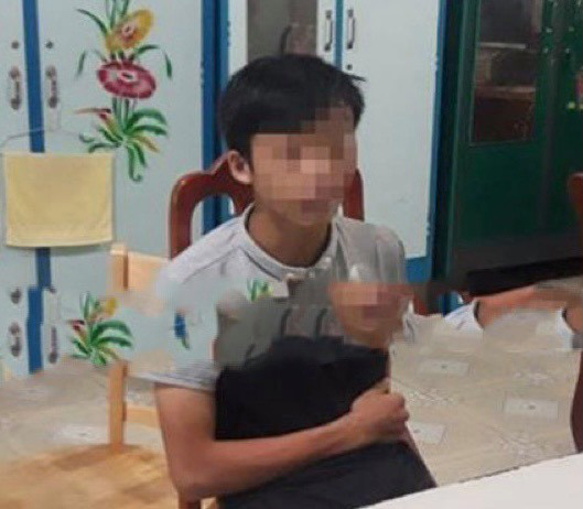 Bắt thanh niên 19 tuổi xâm hại bé gái