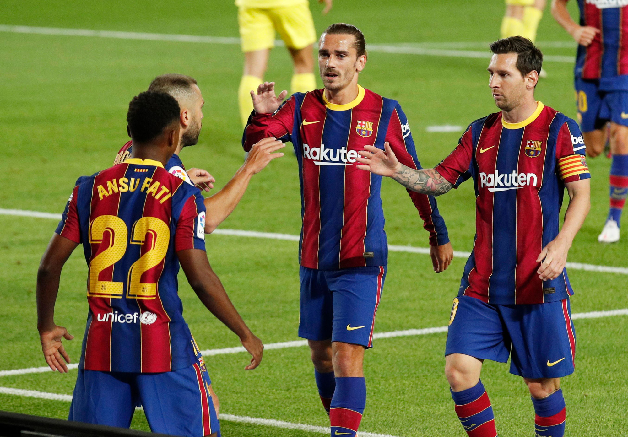 Mở màn La Liga mãn nhãn, Barcelona đại thắng "tàu ngầm vàng"