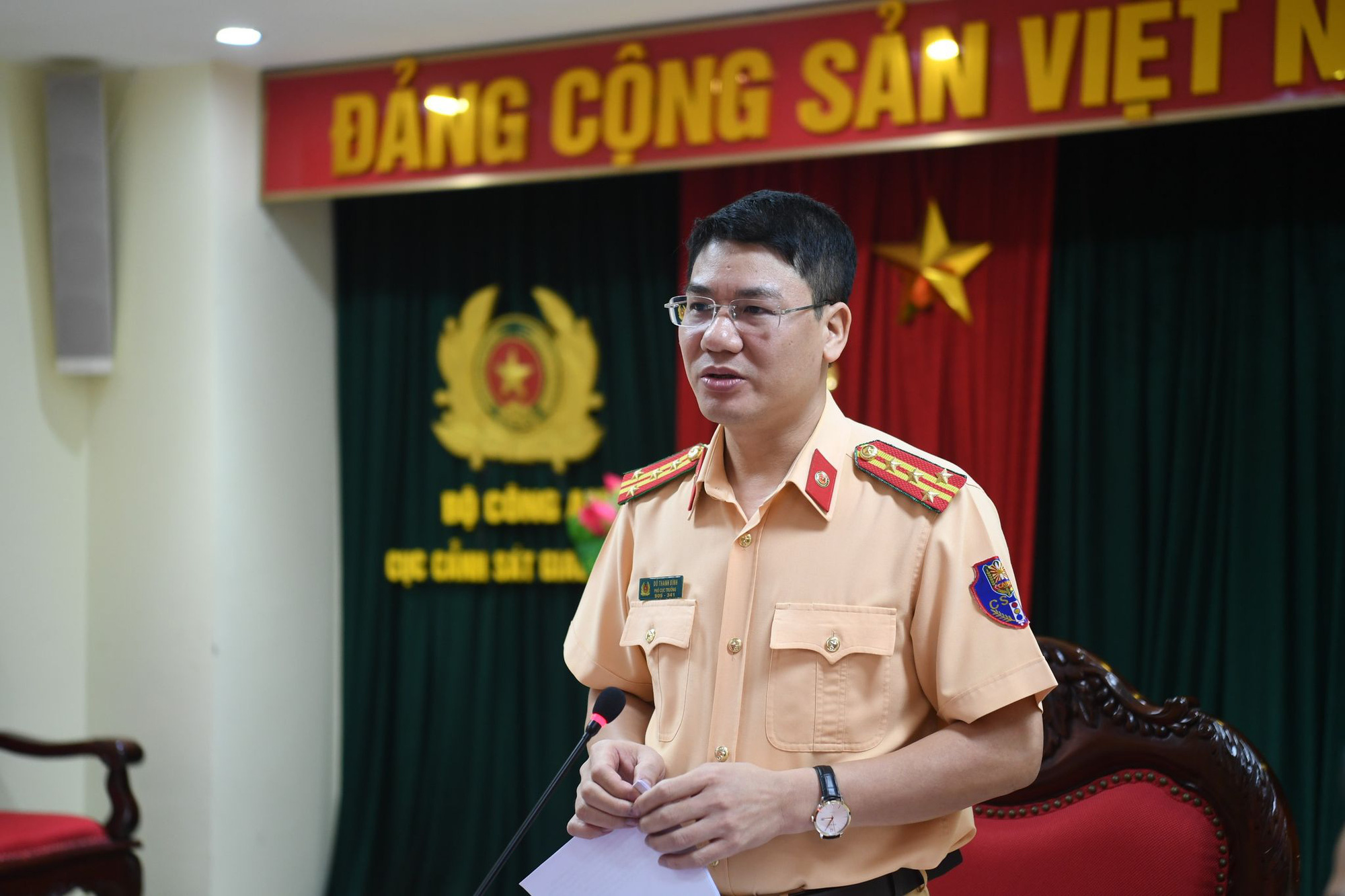 CSGT bụng to sẽ "không được làm nhiệm vụ ngoài đường"