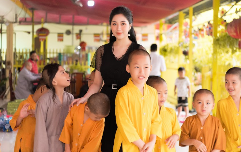 T&ocirc; Diệp H&agrave; mang Trung thu ấm &aacute;p cho trẻ em cơ nhỡ - Ảnh 2.