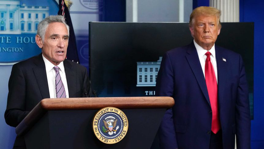 Covid-19: Tổng thống Trump bị cấp dưới hại? - Ảnh 1.