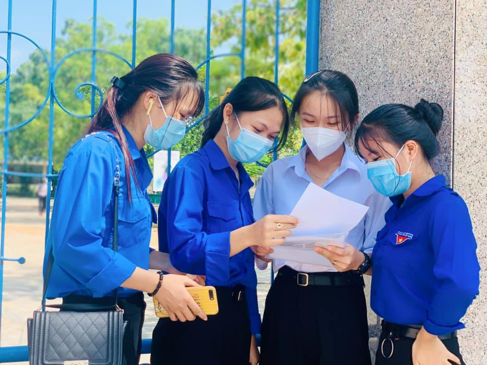 Thi tốt nghiệp THPT đợt 2: Phần thi tác phẩm Việt Bắc nằm ngoài dự đoán của nhiều thí sinh Đà Nẵng - Ảnh 7.