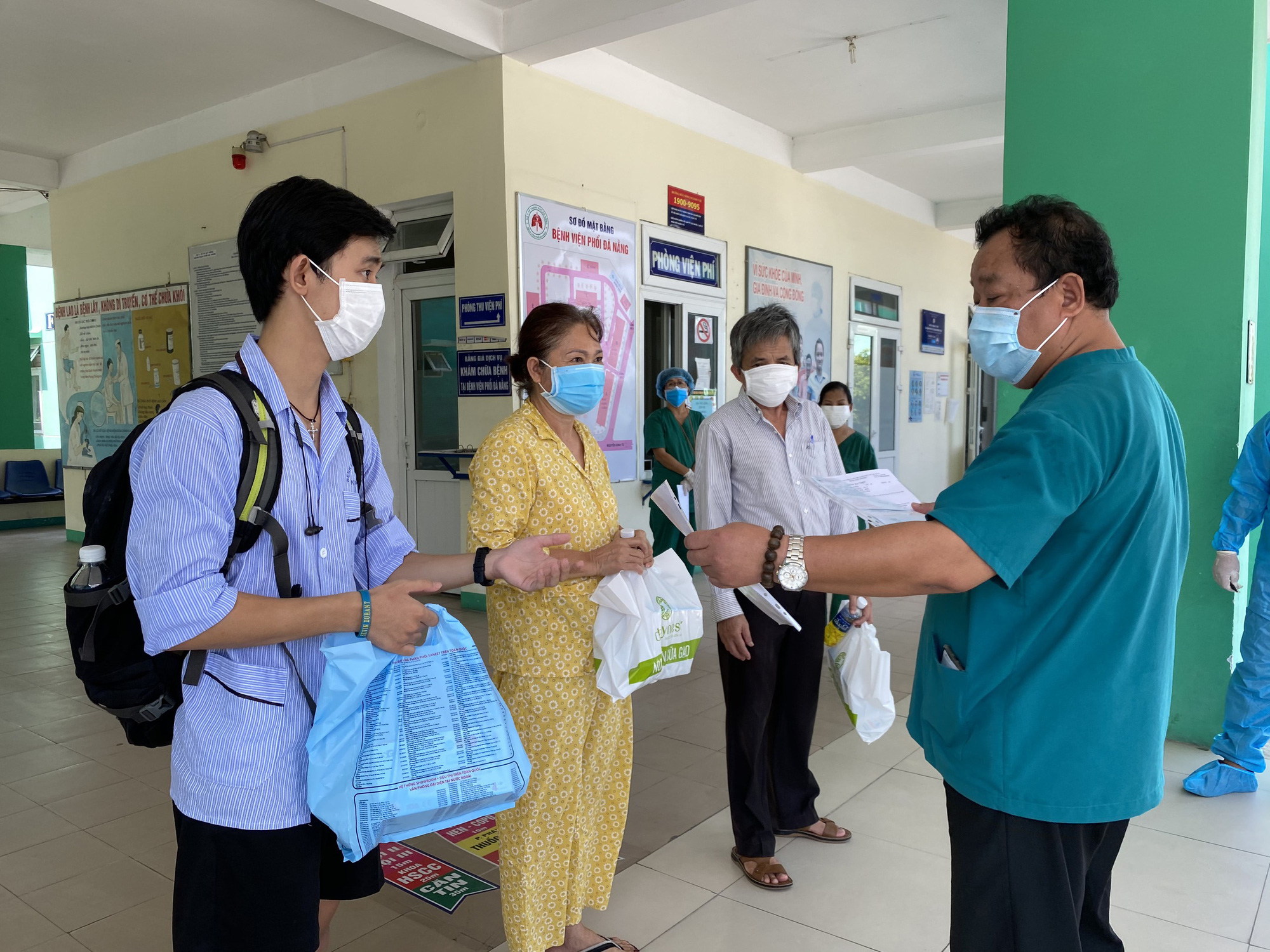 Thay đổi cách xét nghiệm Covid-19 trong tình hình mới - Ảnh 1.