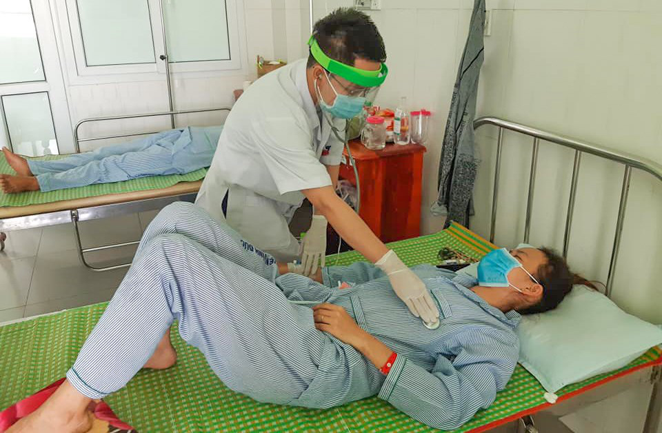 3 người ở Quảng Nam đi cấp cứu sau khi ăn pate Minh Chay