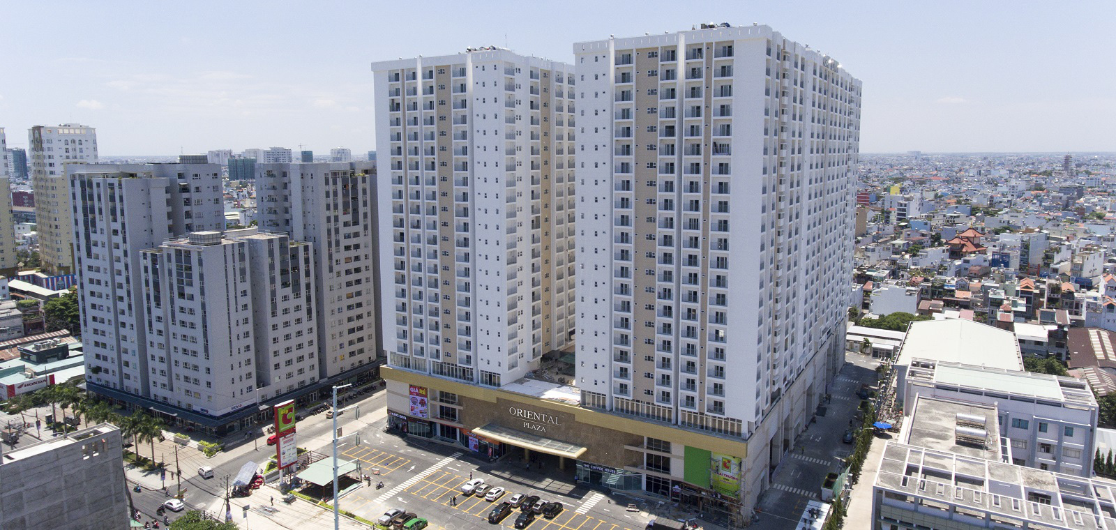 Kiến nghị cưỡng chế th&aacute;o dỡ 43 căn hộ, b&atilde;i xe tr&aacute;i ph&eacute;p... ở chung cư Oriental Plaza - Ảnh 1.