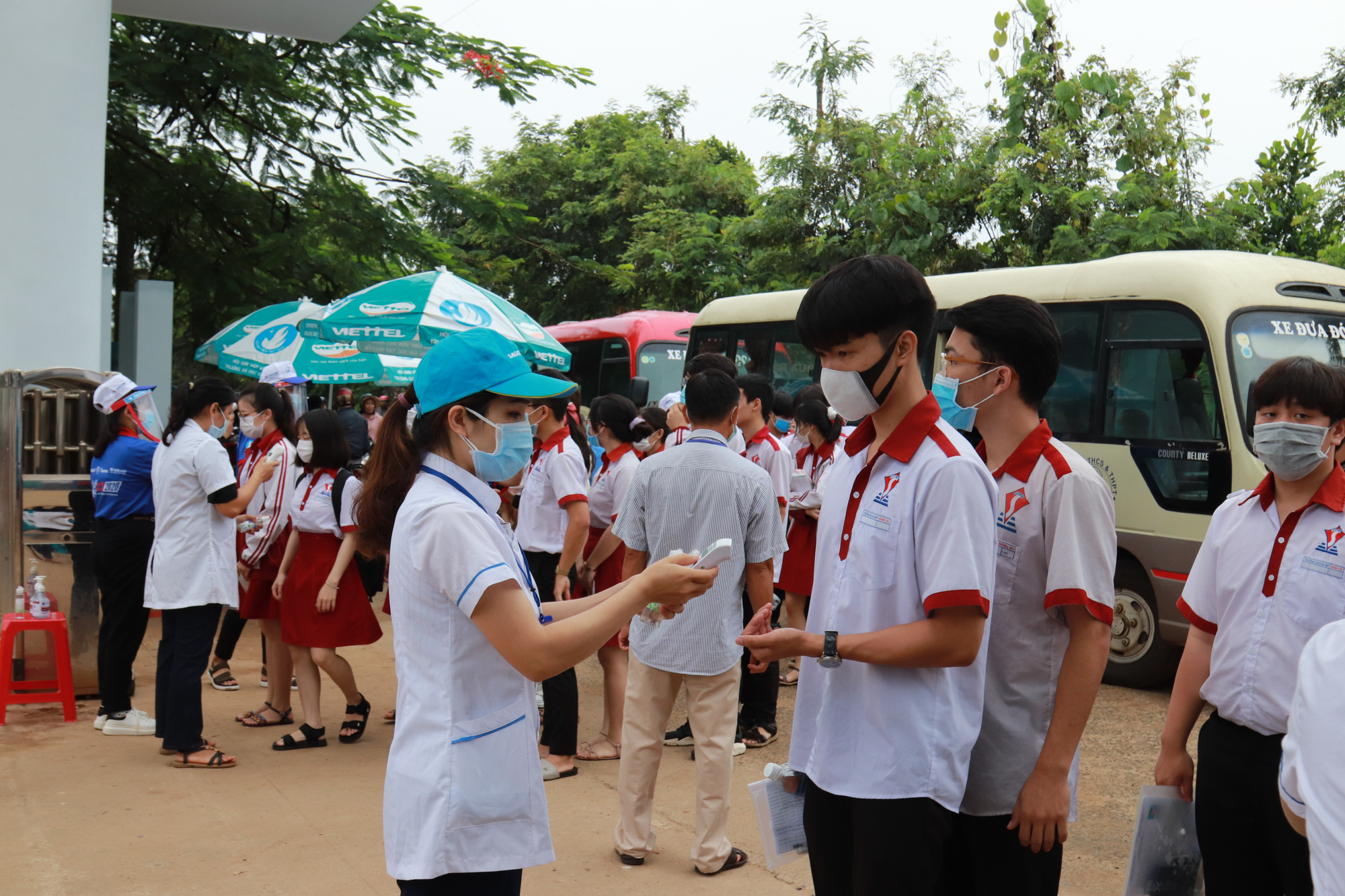 Thi đợt 2, thí sinh phố núi "soán ngôi" thủ khoa khối A1 toàn quốc