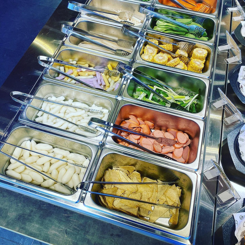 4 điểm ăn buffet gi&aacute; dưới 200.000 đồng tại TP HCM - Ảnh 1.