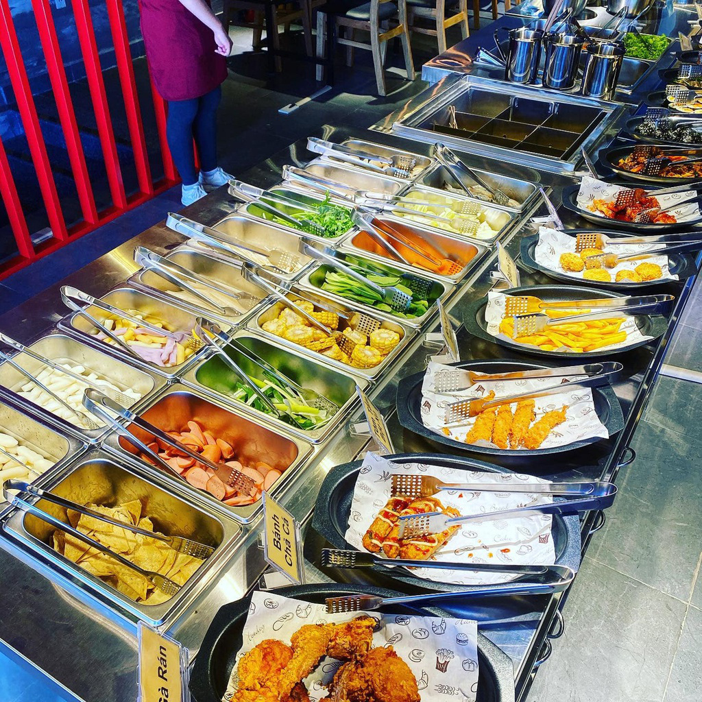4 điểm ăn buffet gi&aacute; dưới 200.000 đồng tại TP HCM - Ảnh 2.