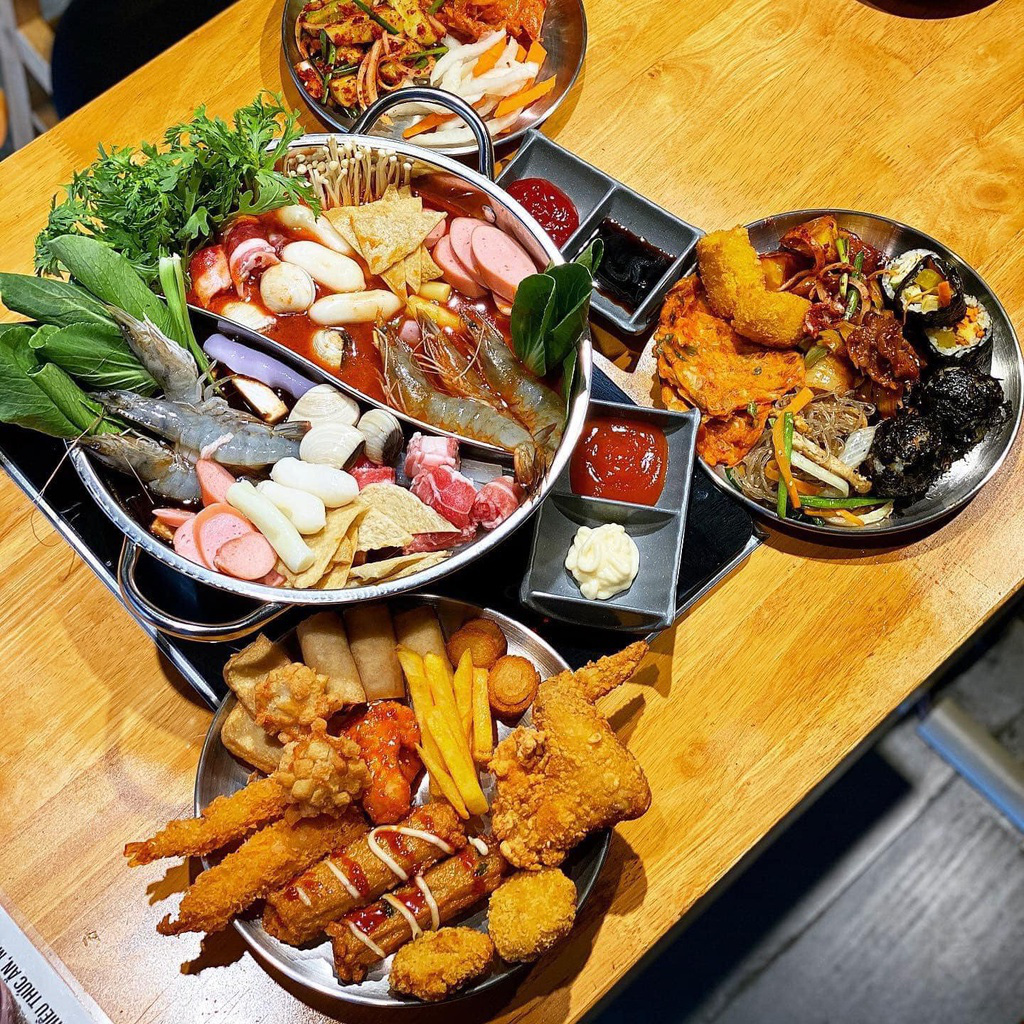4 điểm ăn buffet gi&aacute; dưới 200.000 đồng tại TP HCM - Ảnh 3.