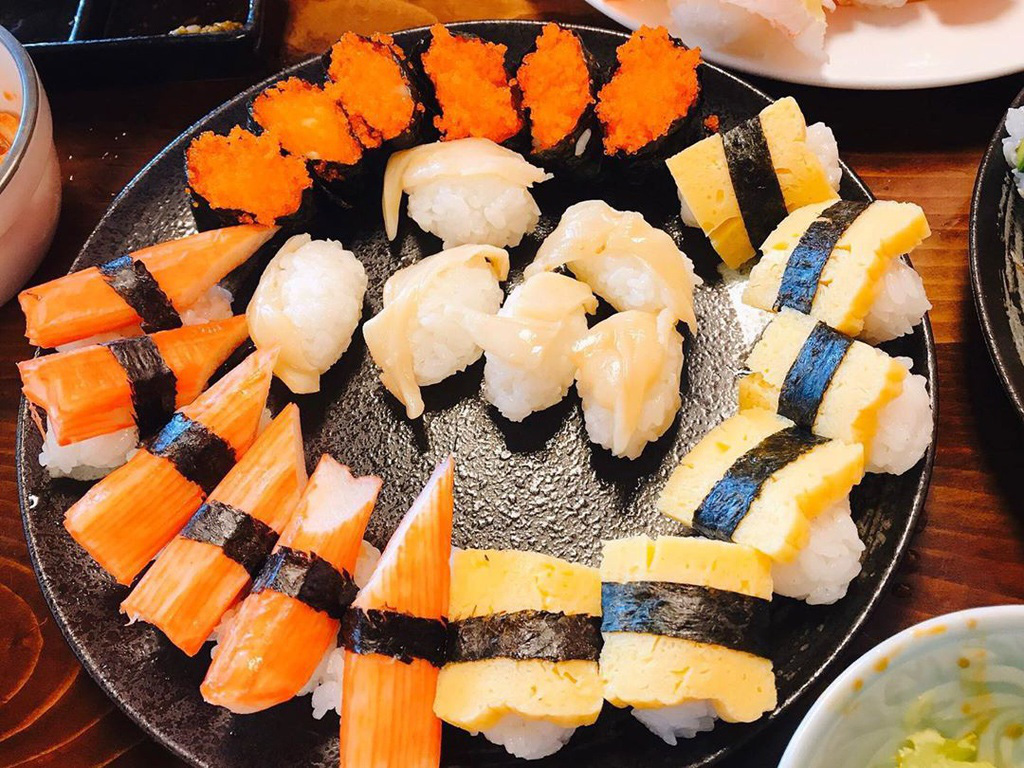 4 điểm ăn buffet gi&aacute; dưới 200.000 đồng tại TP HCM - Ảnh 8.