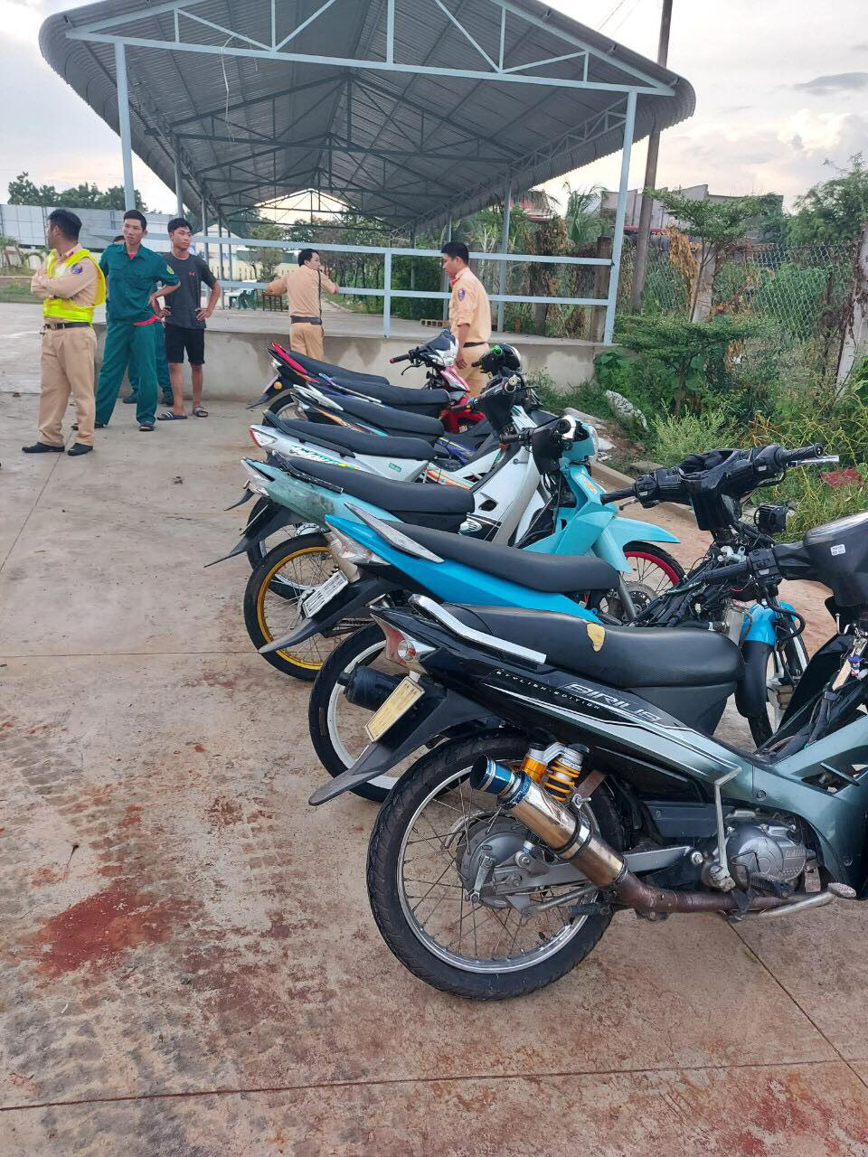 Bắt nóng 45 tay đua xe trái phép liên tỉnh thách đấu qua mạng