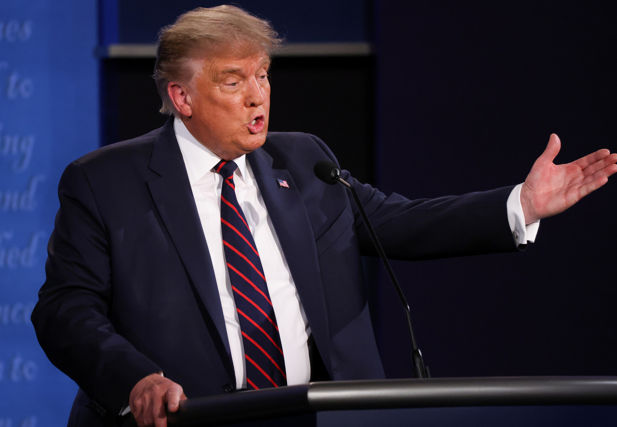 2020-09-30T013451Z_1526989614_RC2P8J9D63BP_RTRMADP_3_USA-ELECTION-DEBATE