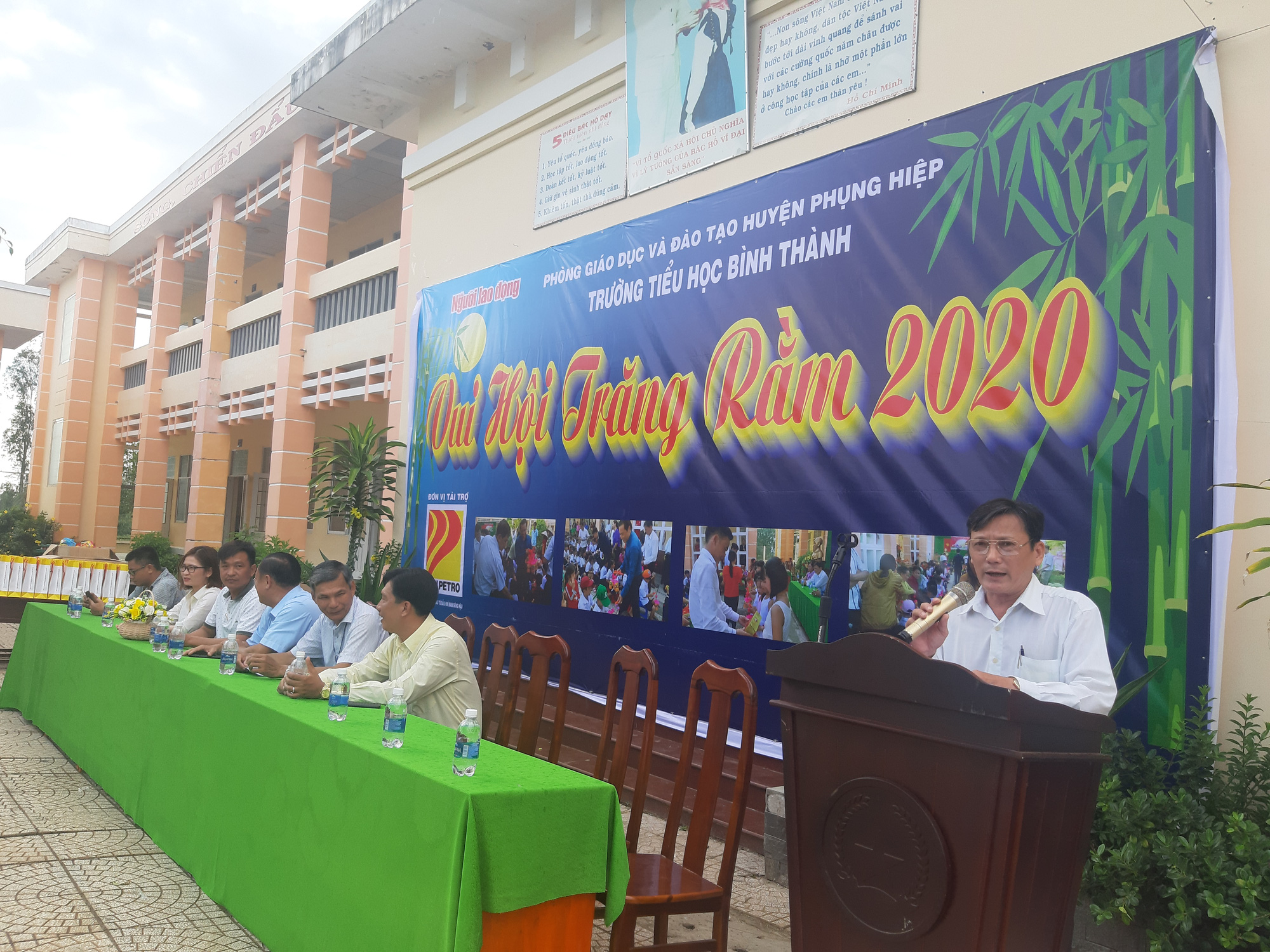 Ấp áp mùa trung thu với trẻ em nghèo Hậu Giang - Ảnh 16.