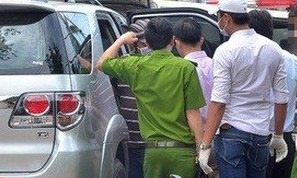 Đôi nam nữ tử vong bất thường trong ôtô đang nổ máy