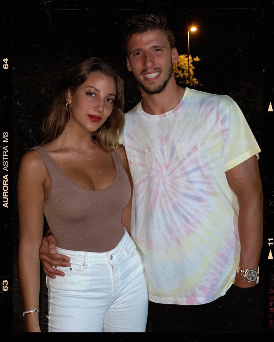 Man City chờ bom tấn Ruben Dias, b&oacute;ng đ&aacute; Anh đ&oacute;n n&agrave;ng WAGs xinh như mộng - Ảnh 6.