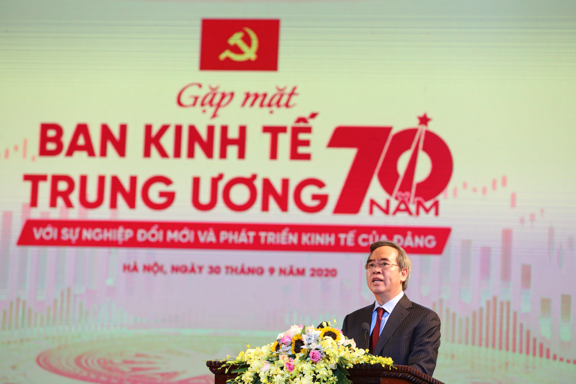 &Ocirc;ng Trần Quốc Vượng: Ban Kinh tế Trung ương l&agrave; cơ quan tham mưu chiến lược quan trọng của Đảng về kinh tế - x&atilde; hội - Ảnh 2.