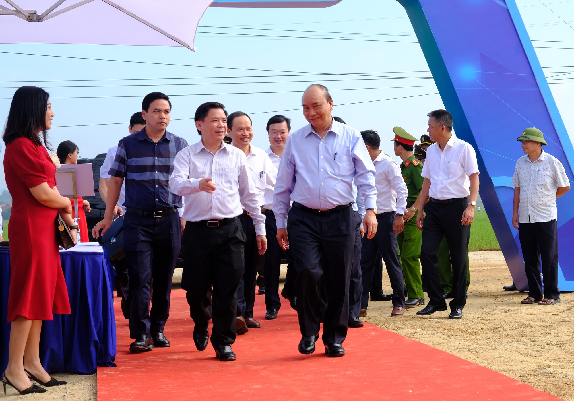 Thủ tướng Nguyễn Xuân Phúc dự lễ khởi công đường cao tốc Bắc - Nam
