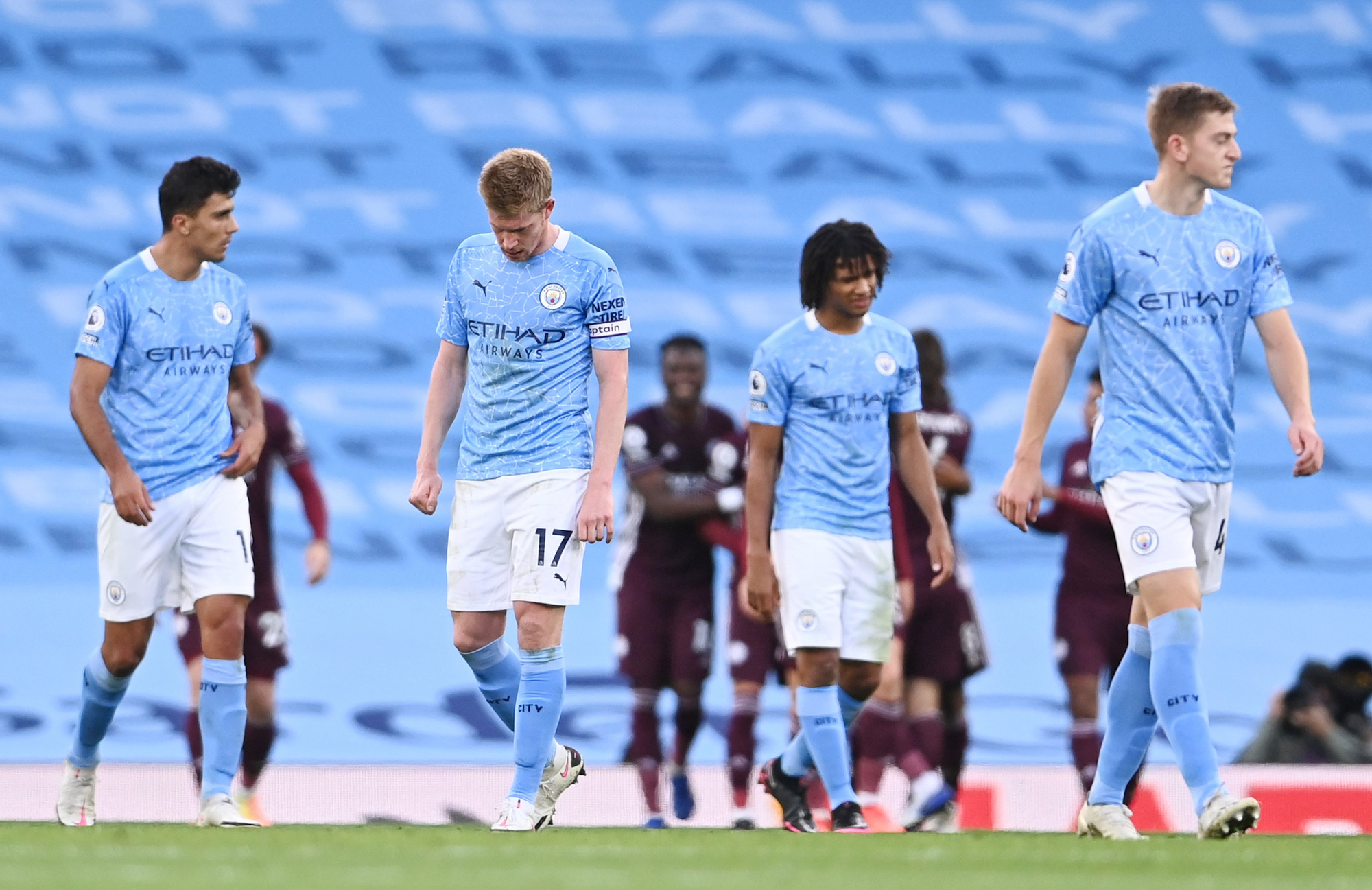 Man City chờ bom tấn Ruben Dias, b&oacute;ng đ&aacute; Anh đ&oacute;n n&agrave;ng WAGs xinh như mộng - Ảnh 2.