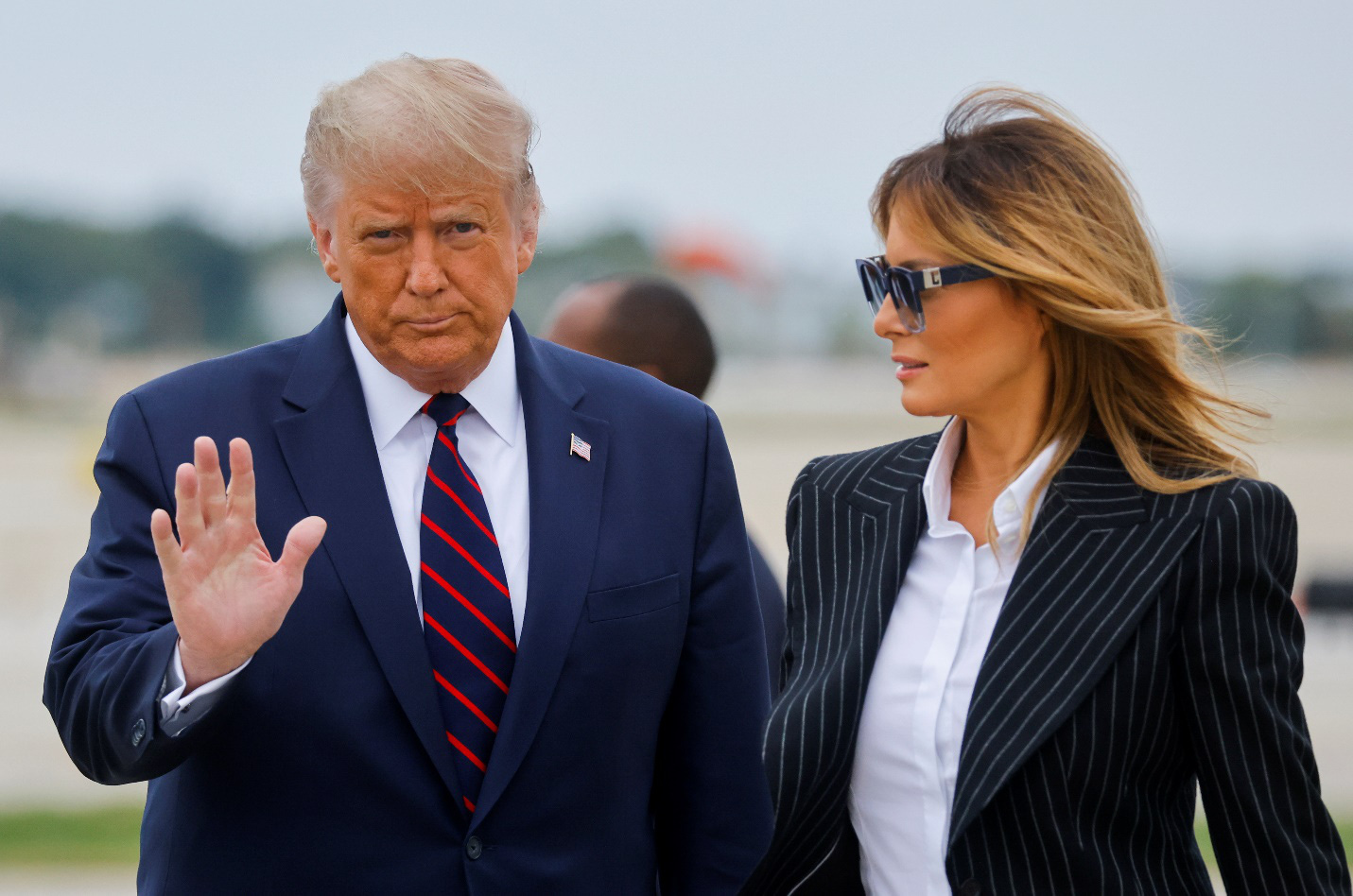 Ông Biden và "phó tướng" tung đòn thuế ngay trước tranh luận