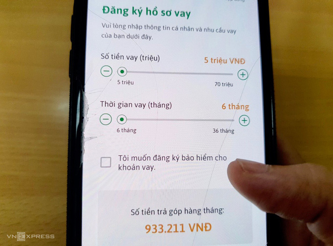 'Kẽ hở' khiến khách không vay vẫn mắc nợ ngân hàng