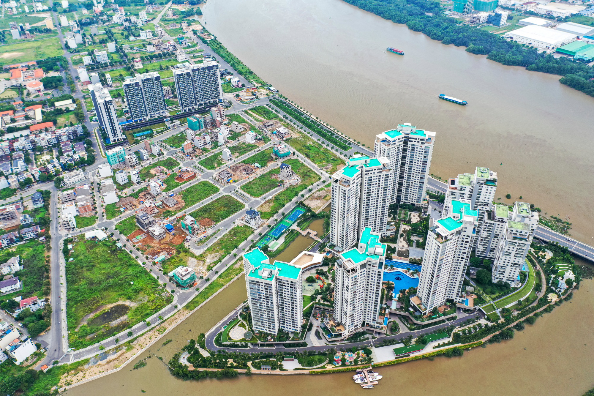 Tiết kiệm v&agrave; đợi tăng lương, khi n&agrave;o người trẻ c&oacute; nh&agrave;? - Ảnh 2.