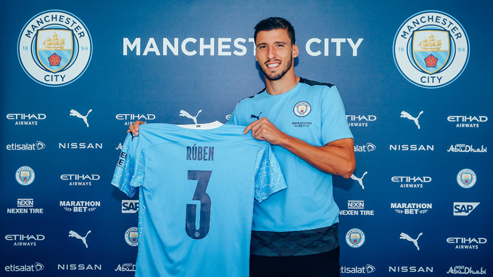 Man City chờ "bom tấn" Ruben Dias, bóng đá Anh đón nàng WAGs xinh như mộng