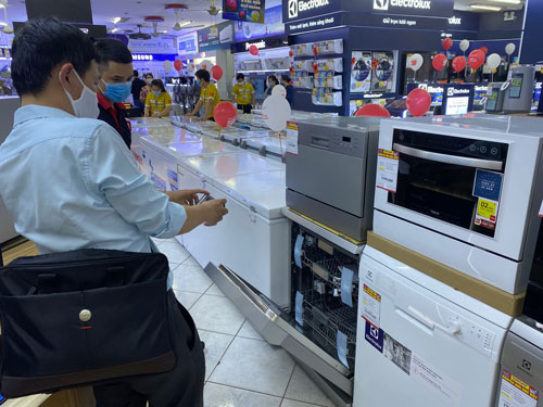 Có nên xài máy rửa chén?