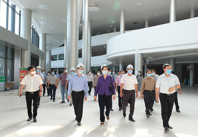 Bộ Y tế l&agrave;m việc với BV Bạch Mai v&agrave; BV Việt Đức dự &aacute;n cơ sở 2 về mua sắm thiết bị y tế - Ảnh 2.