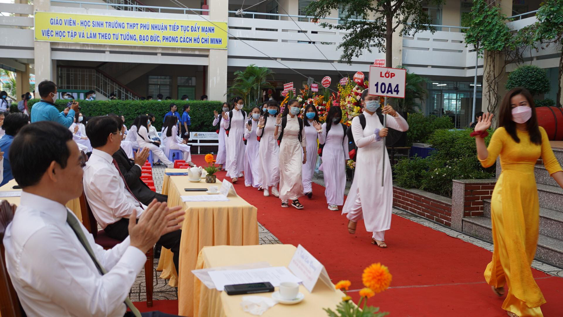 Khai trường, đ&oacute;n năm học nhiều đổi mới - Ảnh 6.