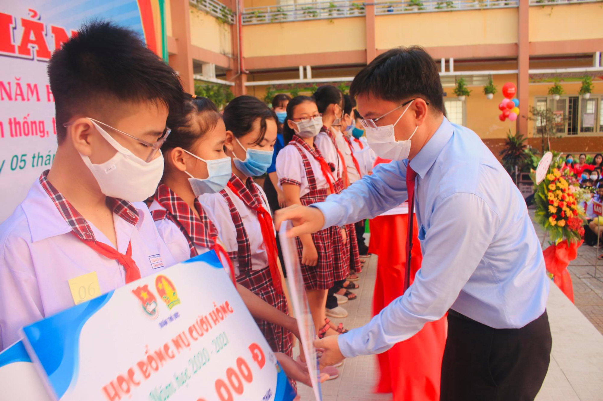 Khai trường, đ&oacute;n năm học nhiều đổi mới - Ảnh 33.