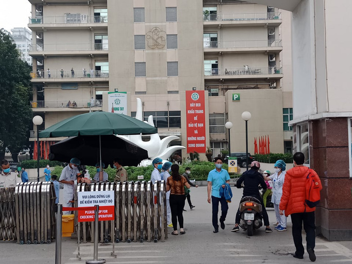 Bộ Y tế yêu cầu làm rõ sai phạm thu chi nhưng Bệnh viện Bạch Mai không báo cáo