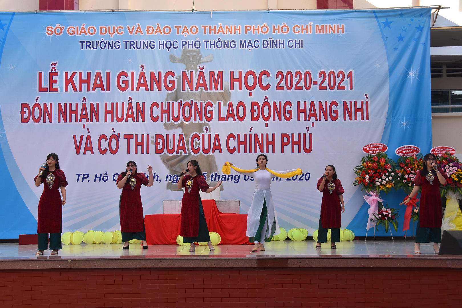 Khai trường, đ&oacute;n năm học nhiều đổi mới - Ảnh 13.