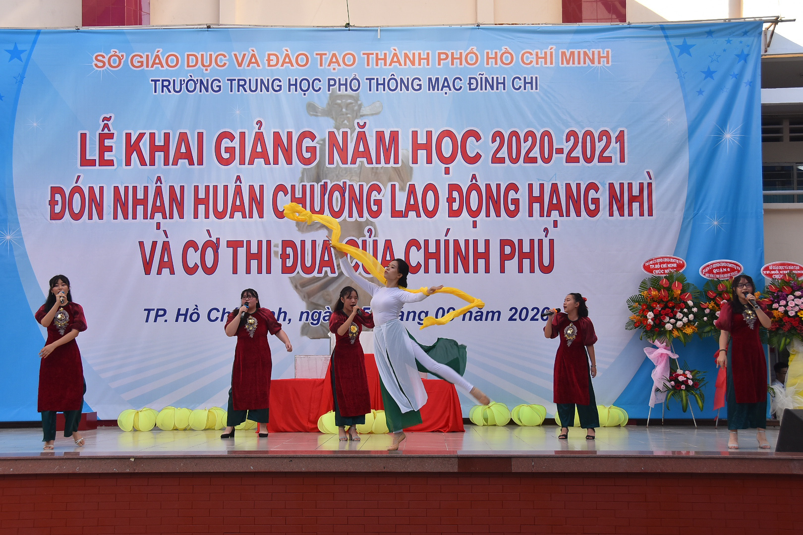 Khai trường, đ&oacute;n năm học nhiều đổi mới - Ảnh 14.