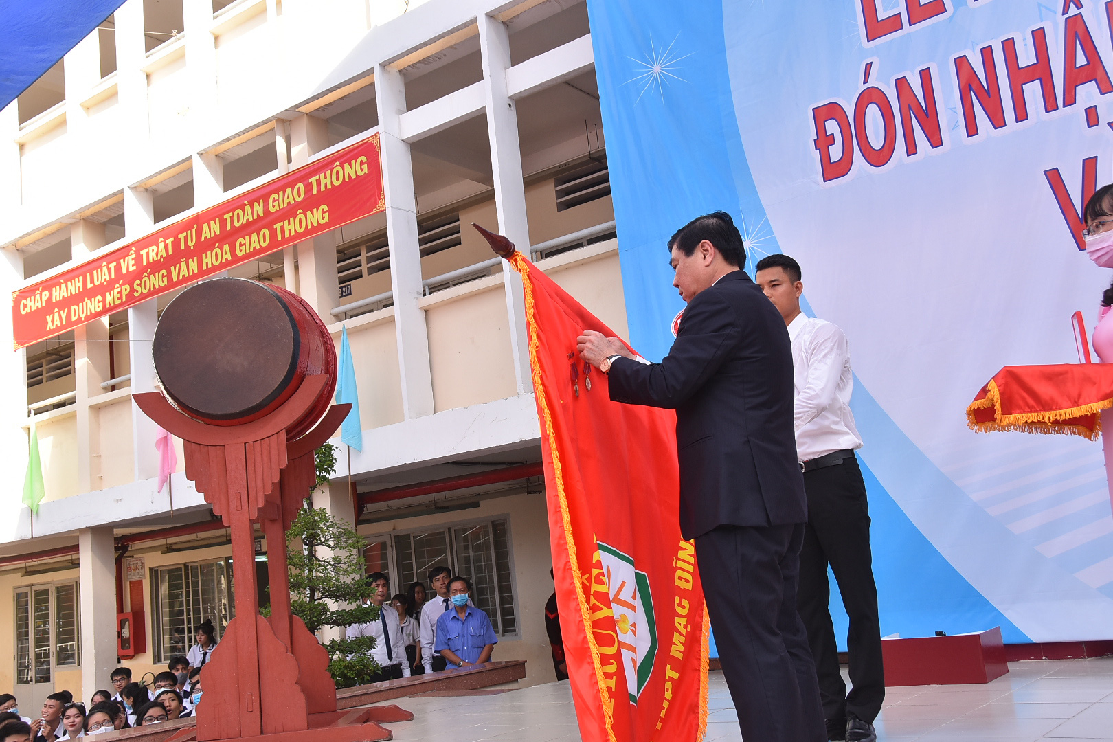 Khai trường, đ&oacute;n năm học nhiều đổi mới - Ảnh 22.