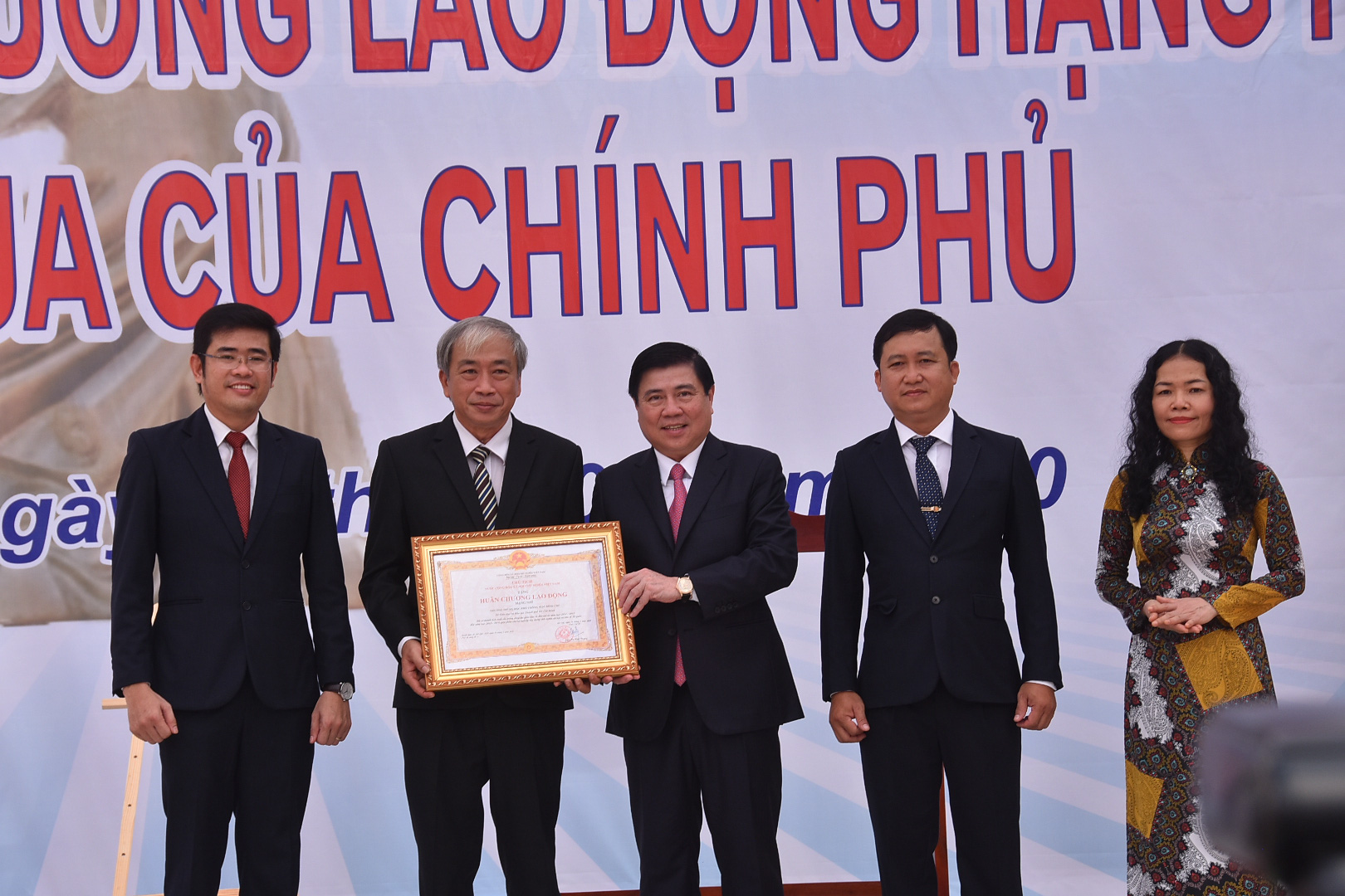 Khai trường, đ&oacute;n năm học nhiều đổi mới - Ảnh 23.