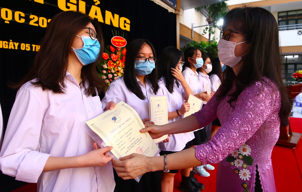 Lễ khai giảng đặc biệt tại Trường THCS-THPT Nguyễn Tất Thành