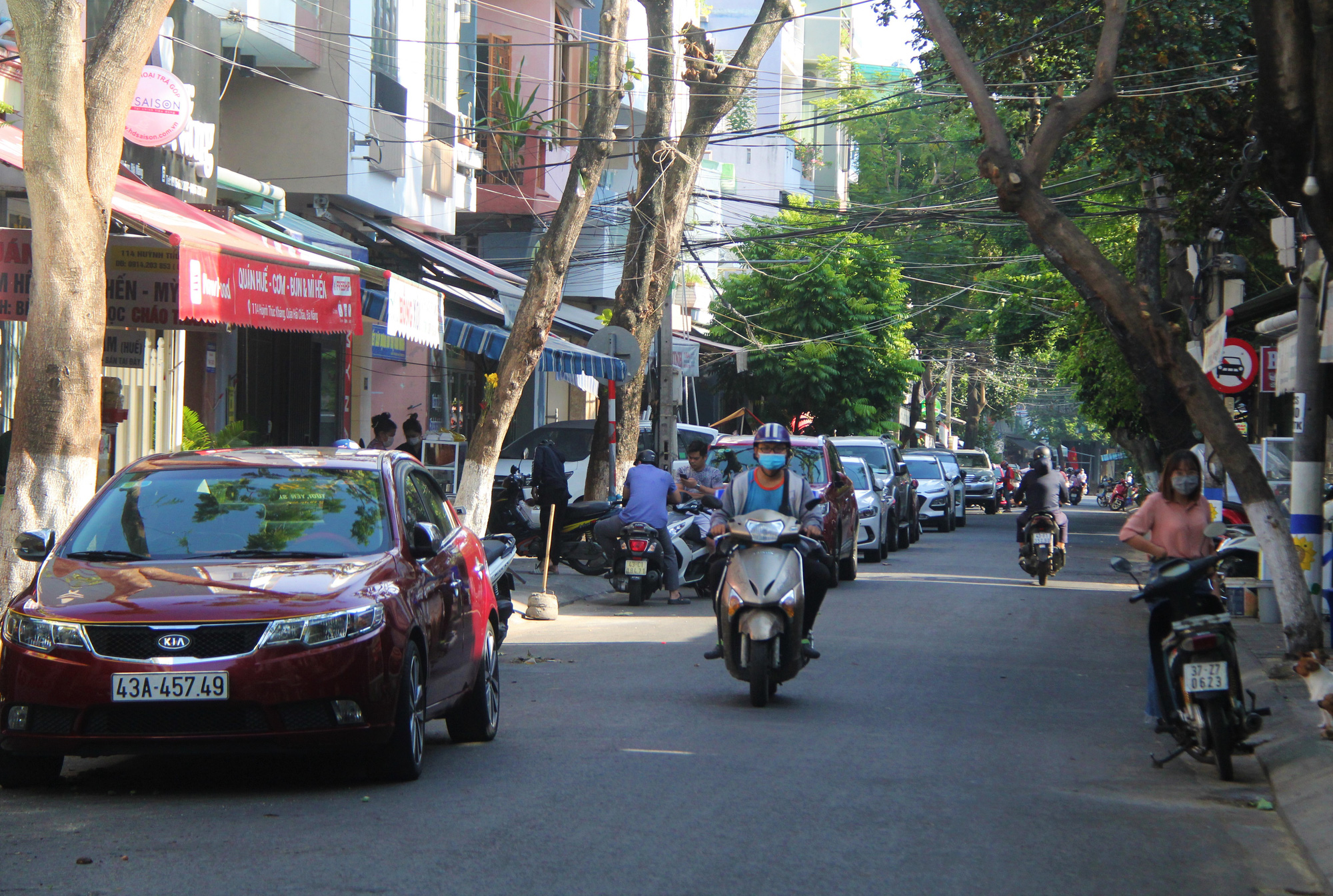 Đà Nẵng: Hàng quán ăn uống nhộn nhịp trở lại trong ngày đầu nới lỏng giãn cách - Ảnh 16.