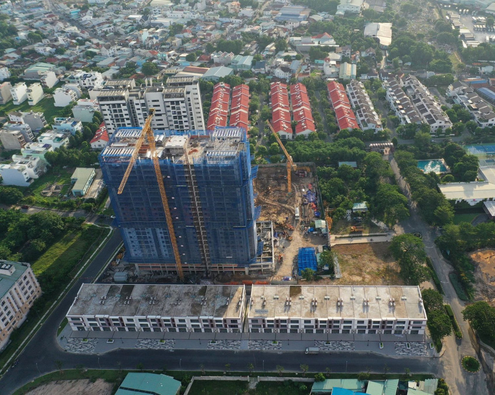 Sau một năm nóng sốt, giá căn hộ Bình Dương sắp đuổi kịp TP HCM - Ảnh 2.