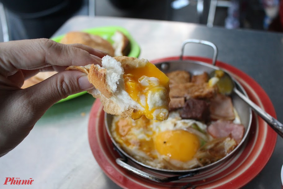 Bánh mì Hòa Mã hơn 60 năm ở Sài Gòn, ngon hay không chỉ là khái niệm! - Ảnh 4.