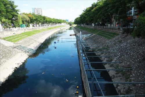 Hà Nội: Loay hoay xử lý ô nhiễm sông, hồ