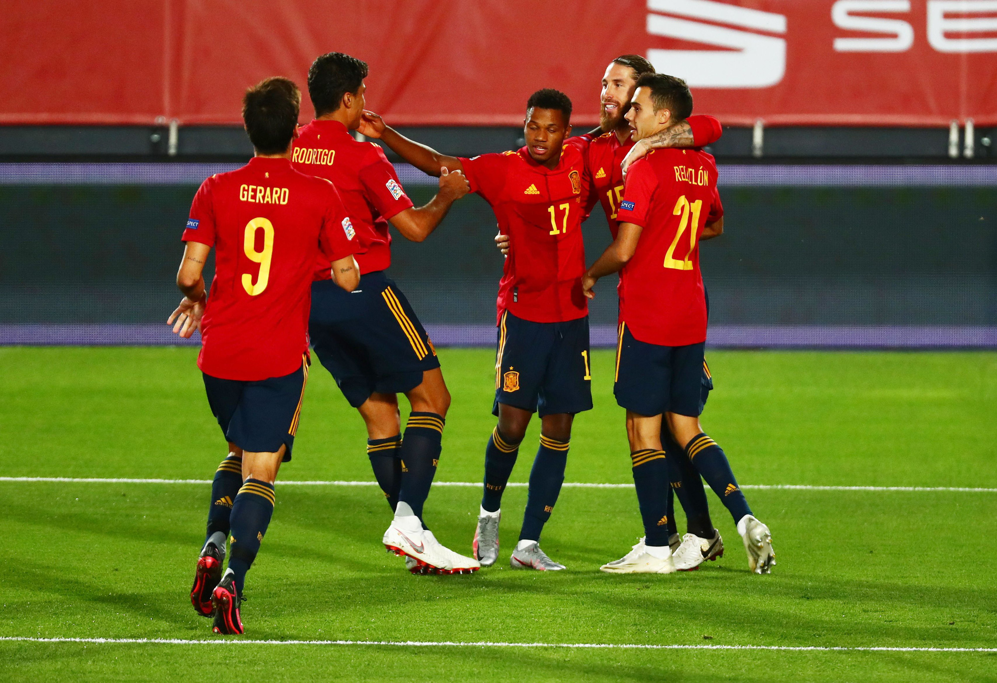 Thần đồng Barcelona tỏa sáng, Tây Ban Nha thắng vùi dập Ukraine - Ảnh 4.