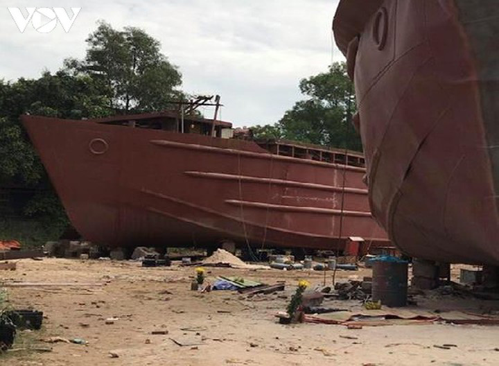 Sau tiếng nổ lớn tại xưởng đóng tàu, thi thể 1 người văng 20m